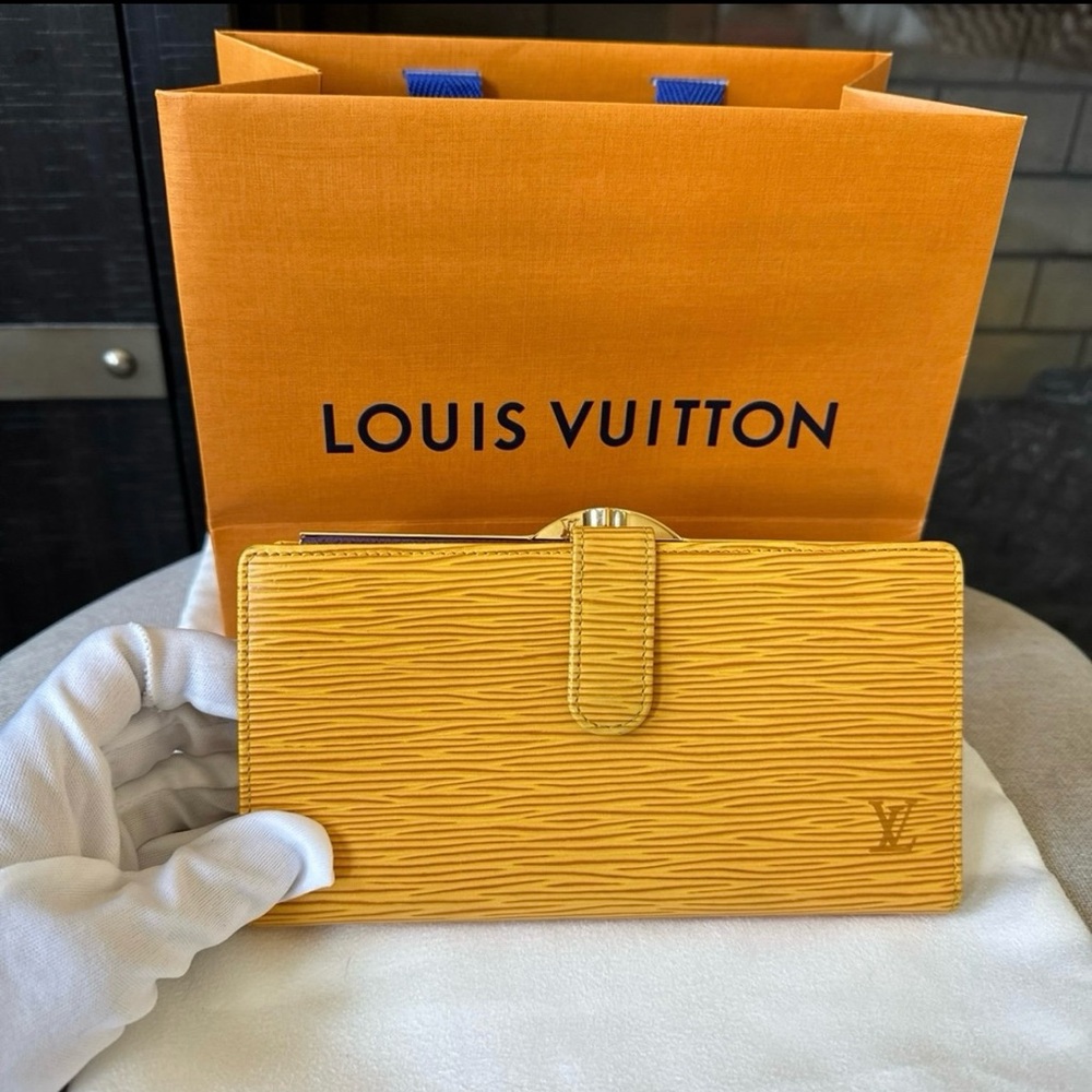 Authentic LV Epi Leather wallet